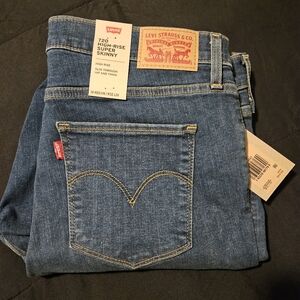 Levi's - High Rise Skinny Jean - Size 14 (32)